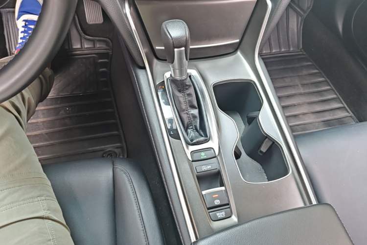 Used Honda Accord 2018 260TURBO Luxury Edition China VI Gear Lever