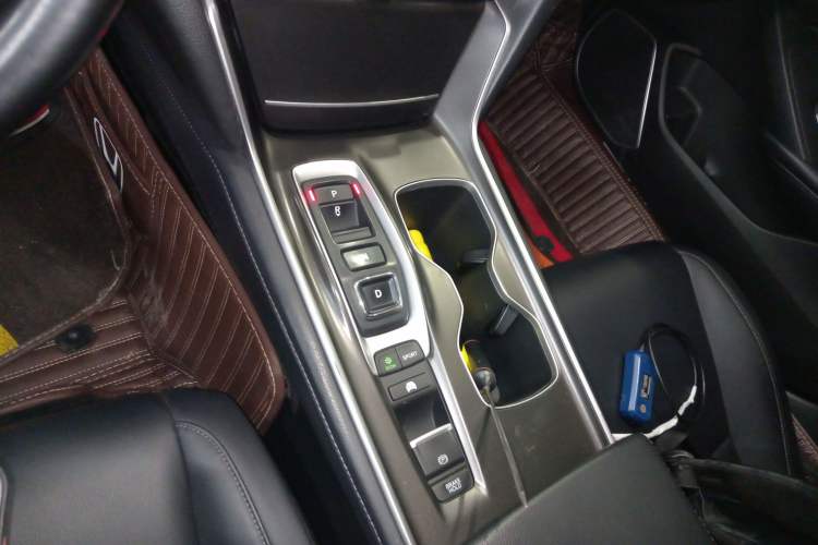 Used Honda Accord 2018 Rui Hybrid 2.0L Rui Ling Edition China VI Gear Lever