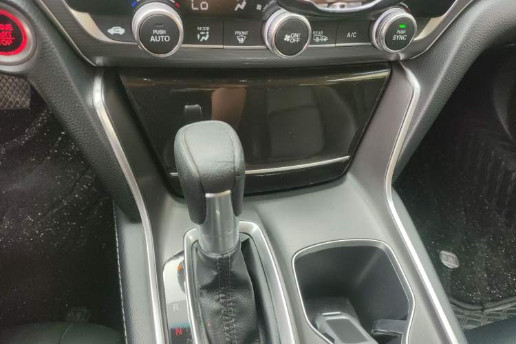 Used Honda Accord 2018 260TURBO Luxury Edition China VI Gear Lever