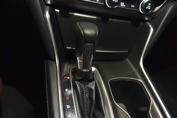 Used Honda Accord 2018 260TURBO Luxury Edition China VI Gear Lever