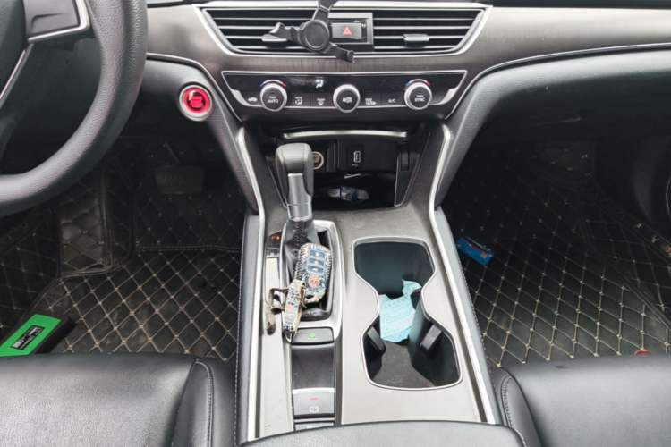 Used Honda Accord 2018 230TURBO Comfort Edition China VI Emission Standard Gear Lever
