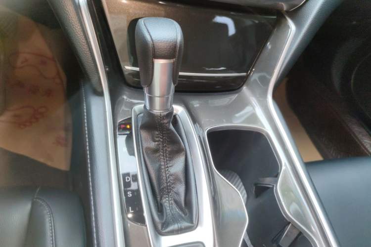 Used Honda Accord 2018 260TURBO Luxury Edition China VI Gear Lever