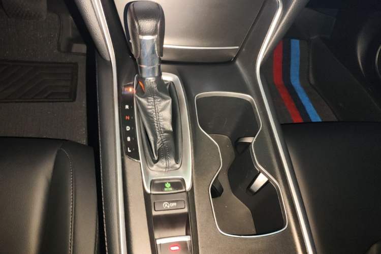 Used Honda Accord 2018 260TURBO Luxury Edition China VI Gear Lever