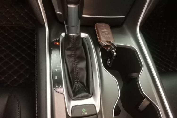 Used Honda Accord 2018 230TURBO Comfort Edition China VI Emission Standard Gear Lever