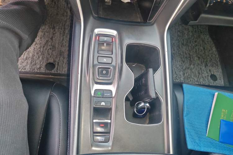 Used Honda Accord 2018 Rui·Hybrid 2.0L Rui Ku Edition China VI Gear Lever