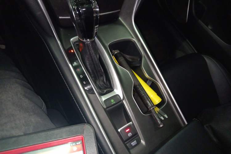 Used Honda Accord 2018 230TURBO Comfort Edition China VI Emission Standard Gear Lever