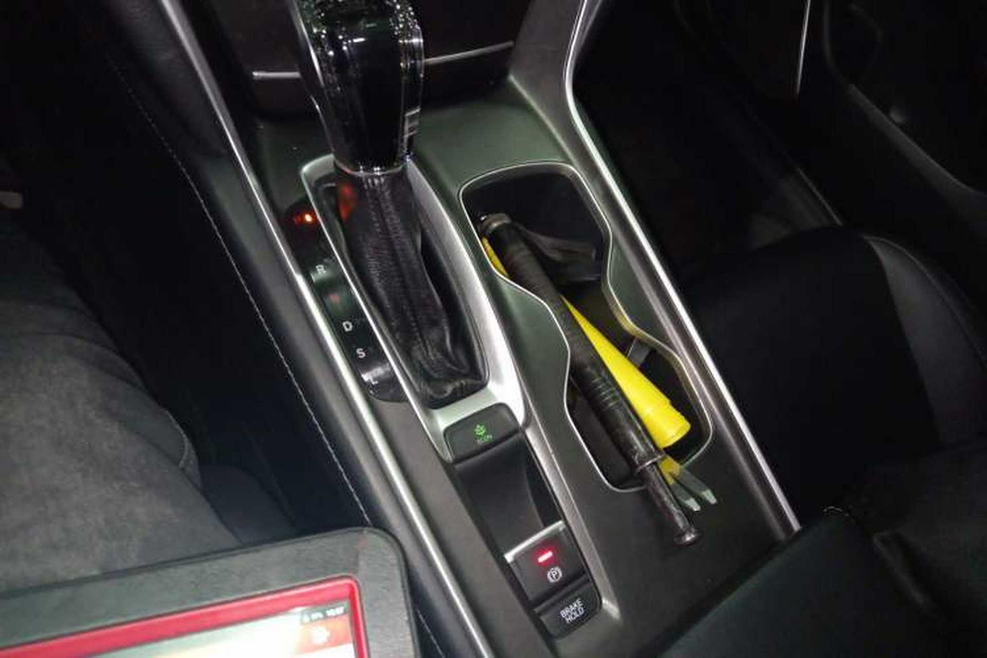 Used Honda Accord 2018 230TURBO Comfort Edition China VI Emission Standard Gear Lever