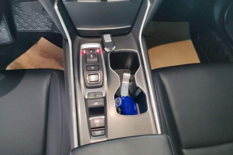 Used Honda Accord 2018 Rui Hybrid 2.0L Rui Ling Edition China VI Gear Lever