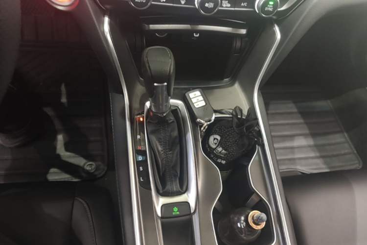 Used Honda Accord 2018 230TURBO Comfort Edition China VI Emission Standard Gear Lever