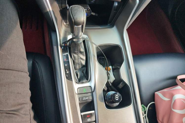Used Honda Accord 2018 260TURBO Luxury Edition China V Emission Standard Gear Lever