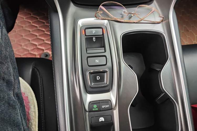 Used Honda Accord 2018 Rui Hybrid 2.0L Rui Ling Edition China VI Gear Lever