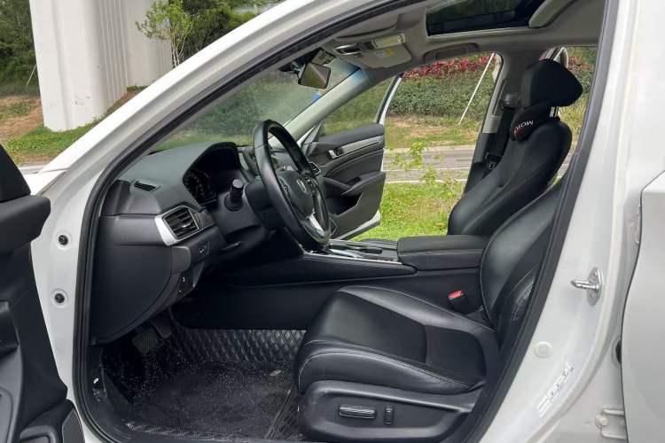 Used Honda Accord 2018 260TURBO Luxury Edition China VI Interior 1