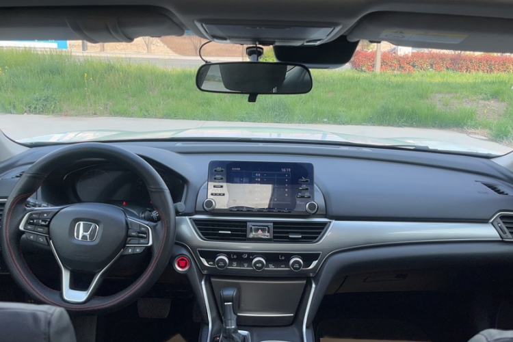 Used Honda Accord 2018 260TURBO Luxury Edition China VI Interior 1