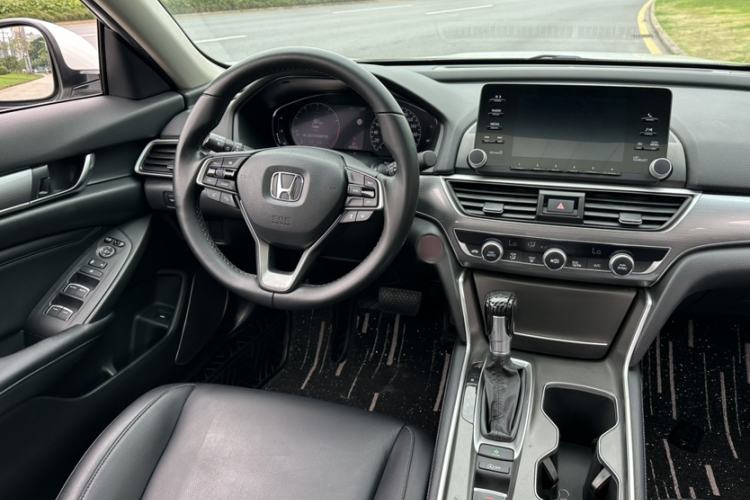 Used Honda Accord 2018 260TURBO Luxury Edition China VI Interior 10
