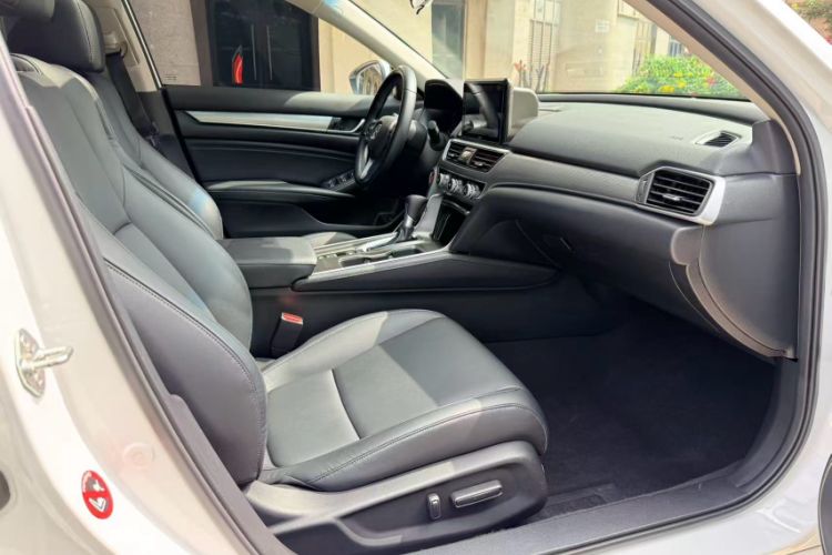 Used Honda Accord 2018 260TURBO Luxury Edition China VI Interior 11