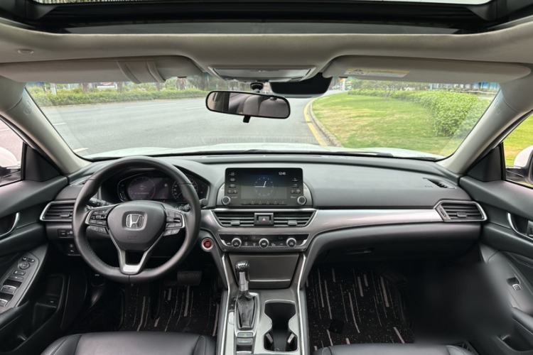 Used Honda Accord 2018 260TURBO Luxury Edition China VI Interior 12