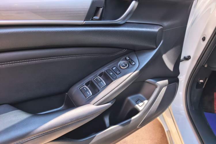 Used Honda Accord 2018 260TURBO Elite Edition China VI Interior 2