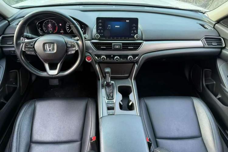 Used Honda Accord 2018 260TURBO Luxury Edition China VI Interior 2