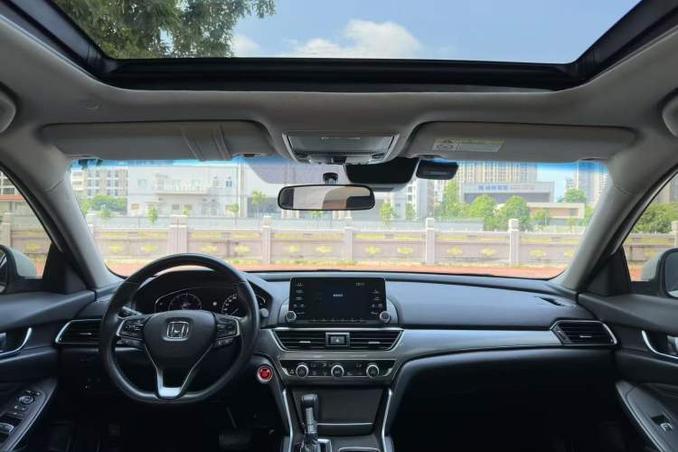 Used Honda Accord 2018 260TURBO Luxury Edition China VI Interior 2