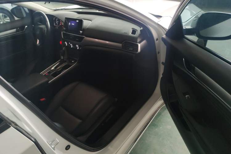 Used Honda Accord 2018 260TURBO Elite Edition China VI Interior 2