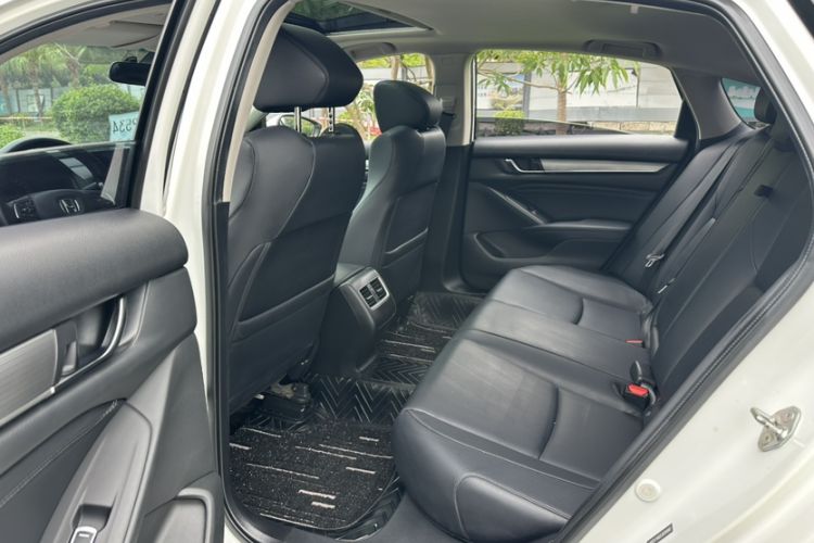 Used Honda Accord 2018 260TURBO Luxury Edition China VI Interior 2