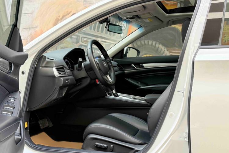 Used Honda Accord 2018 260TURBO Elite Edition China V Interior 3