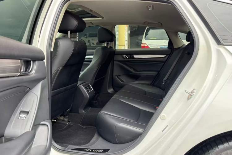 Used Honda Accord 2018 260TURBO Luxury Edition China VI Interior 3