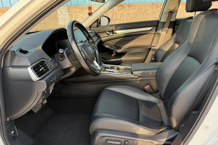 Used Honda Accord 2018 260TURBO Luxury Edition China VI Interior 3