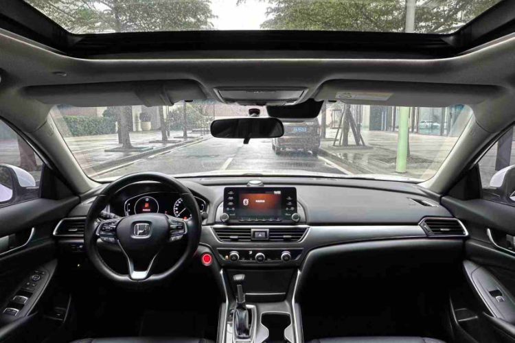 Used Honda Accord 2018 260TURBO Luxury Edition China VI Interior 3