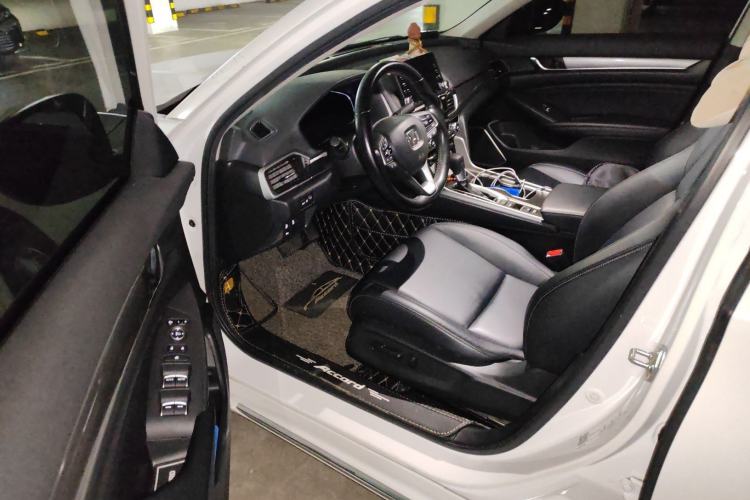 Used Honda Accord 2018 260TURBO Luxury Edition China VI Interior 3