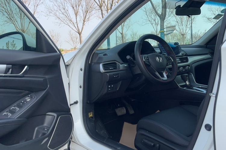 Used Honda Accord 2018 260TURBO Luxury Edition China VI Interior 3