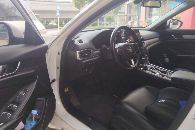 Used Honda Accord 2018 260TURBO Luxury Edition China VI Interior 3