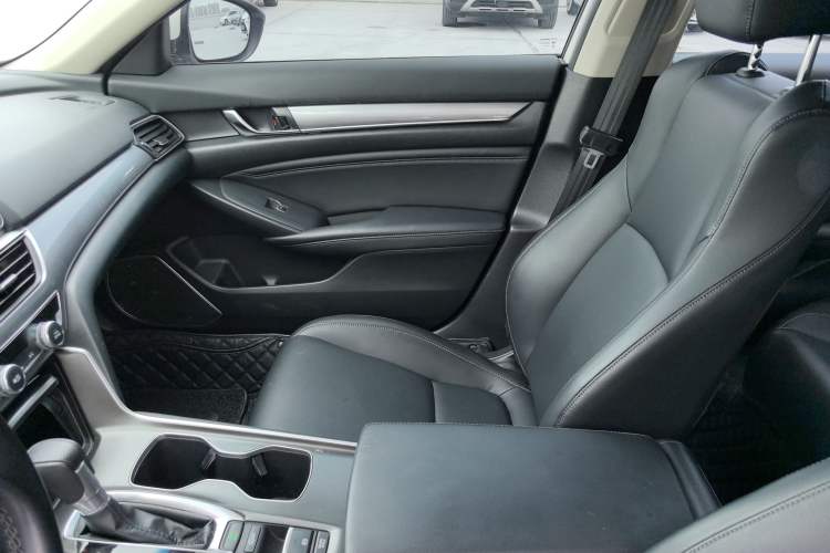 Used Honda Accord 2018 260TURBO Luxury Edition China VI Interior 3