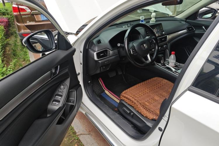 Used Honda Accord 2018 260TURBO Luxury Edition China VI Interior 3