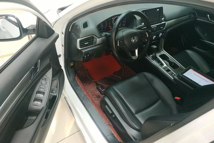 Used Honda Accord 2018 260TURBO Luxury Edition China VI Interior 3