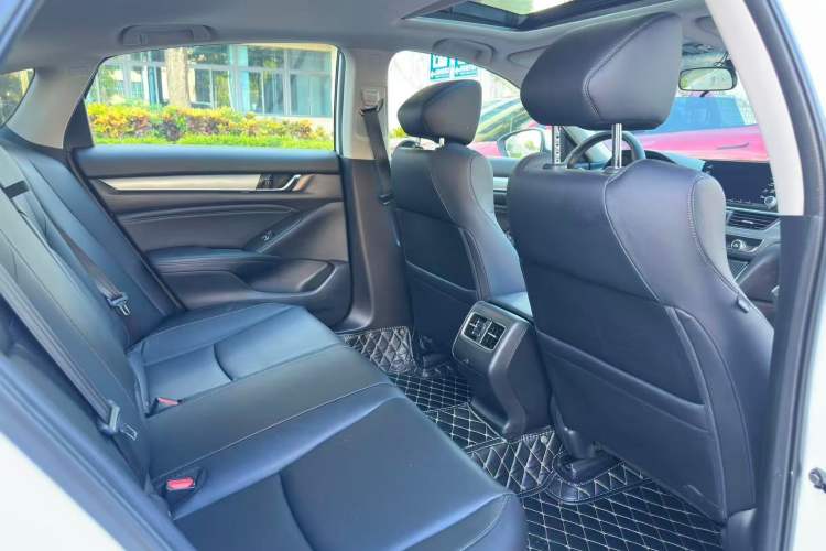 Used Honda Accord 2018 260TURBO Elite Edition China VI Interior 4