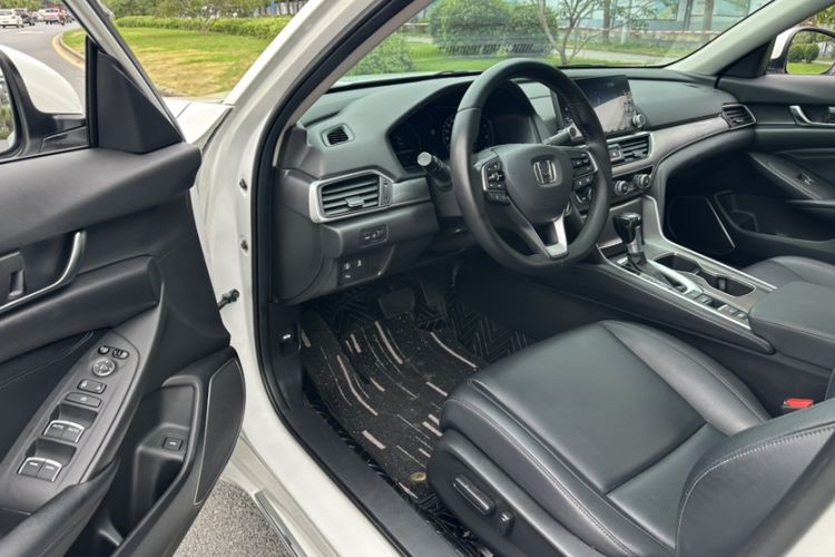Used Honda Accord 2018 260TURBO Luxury Edition China VI Interior 4