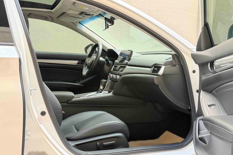 Used Honda Accord 2018 260TURBO Elite Edition China V Interior 5