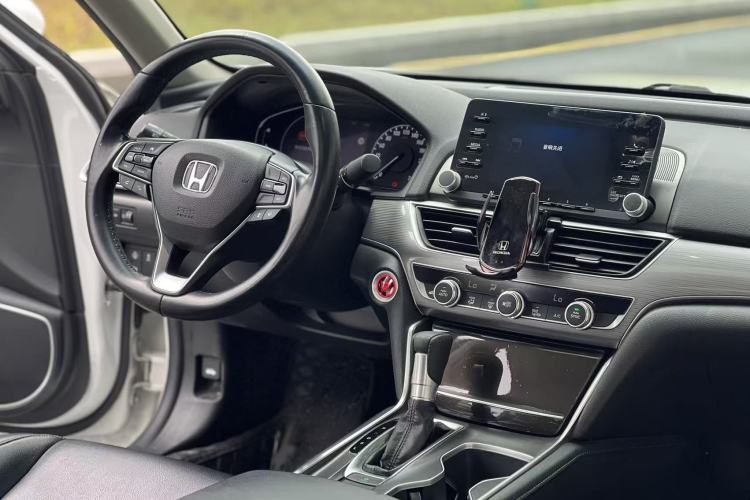 Used Honda Accord 2018 260TURBO Luxury Edition China VI Interior 5