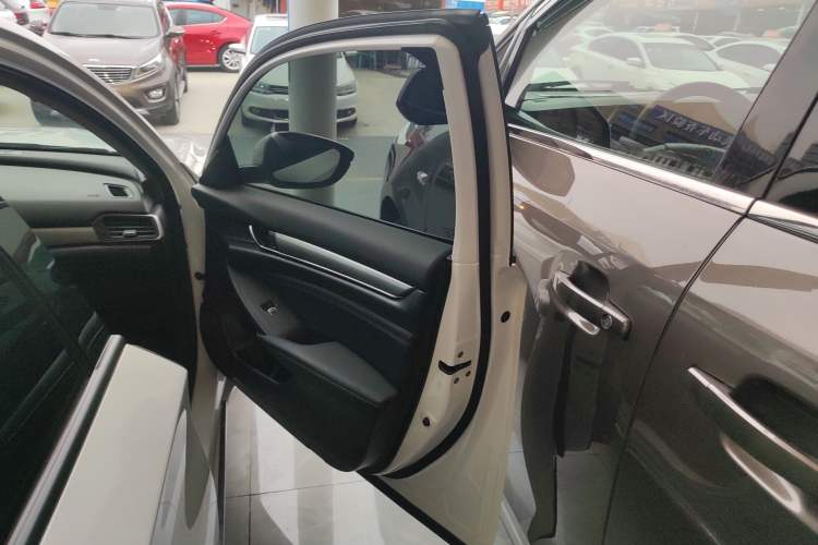 Used Honda Accord 2018 260TURBO Elite Edition China VI Interior 5