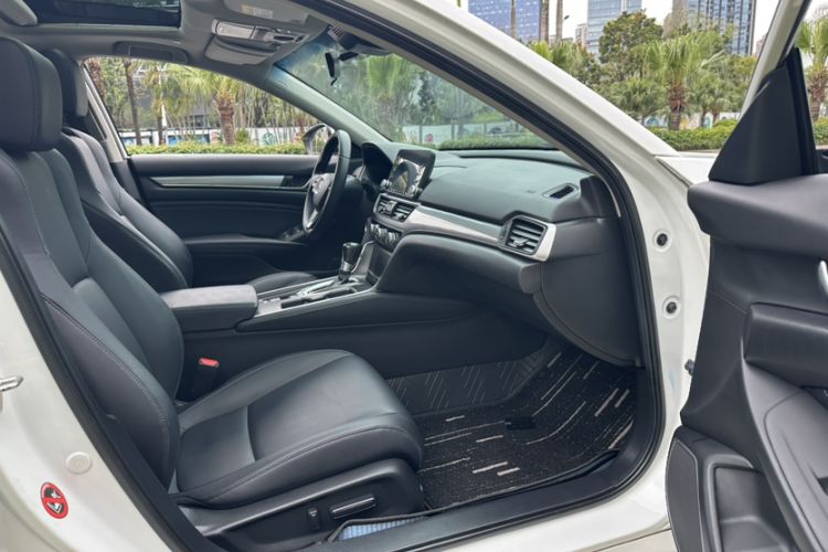 Used Honda Accord 2018 260TURBO Luxury Edition China VI Interior 5