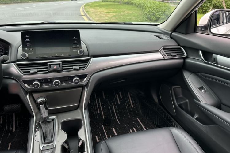 Used Honda Accord 2018 260TURBO Luxury Edition China VI Interior 6