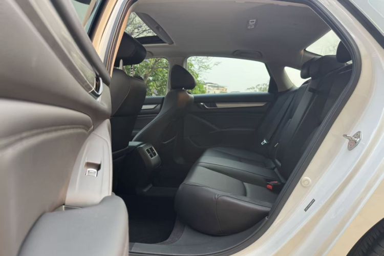 Used Honda Accord 2018 260TURBO Elite Edition China VI Interior 7