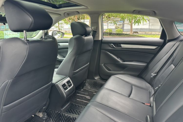 Used Honda Accord 2018 260TURBO Luxury Edition China VI Interior 7