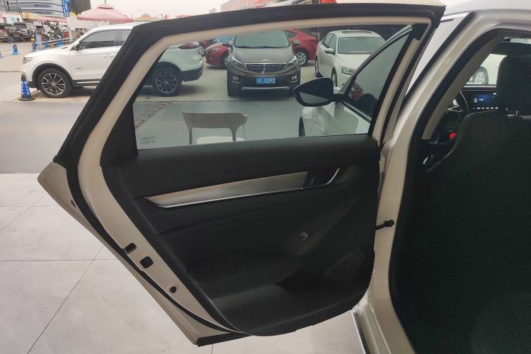 Used Honda Accord 2018 260TURBO Elite Edition China VI Interior 8