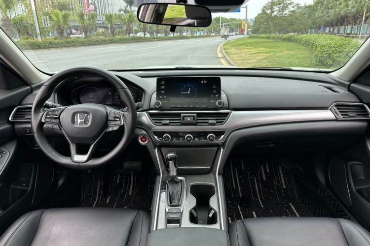 Used Honda Accord 2018 260TURBO Luxury Edition China VI Interior 8