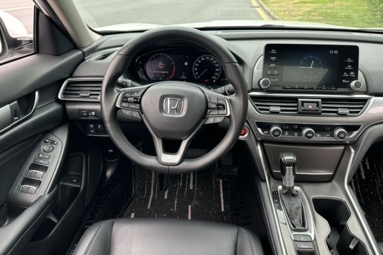 Used Honda Accord 2018 260TURBO Luxury Edition China VI Interior 9