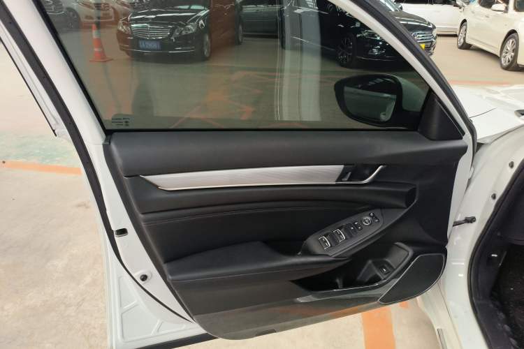 Used Honda Accord 2018 260TURBO Elite Edition China VI Left Front Door Interior