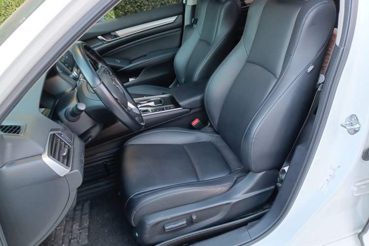 Used Honda Accord 2018 260TURBO Luxury Edition China V Emission Standard Left Front Seat