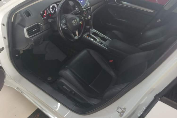 Used Honda Accord 2018 260TURBO Elite Edition China VI Left Front Seat